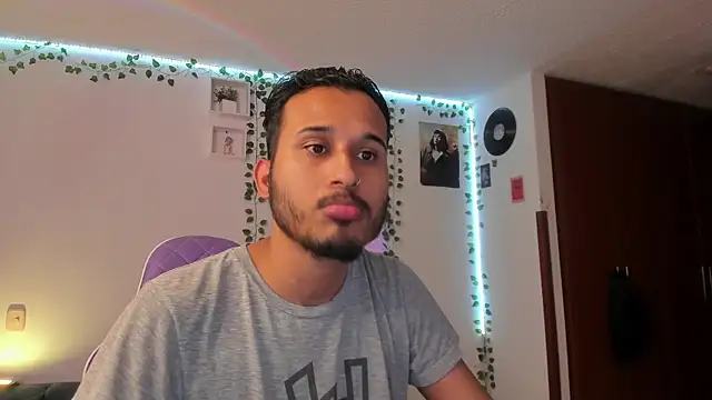 Snapshot of Raf_brunette chatting on 20, 1, 2025 Raf brunette online show from 20, 1, 2025