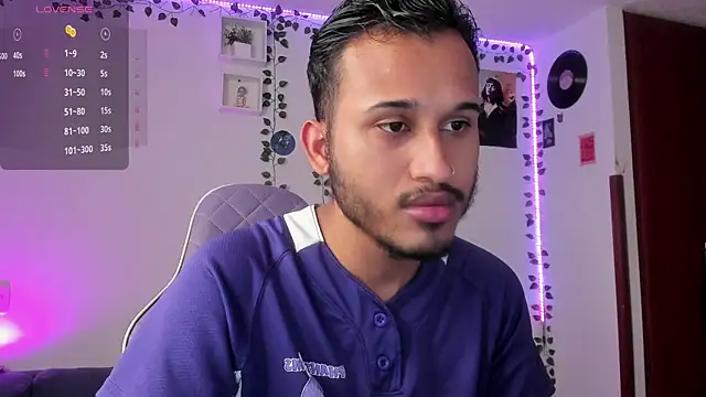 Snapshot of Raf_brunette chatting on 21, 1, 2025 Raf brunette online show from 21, 1, 2025