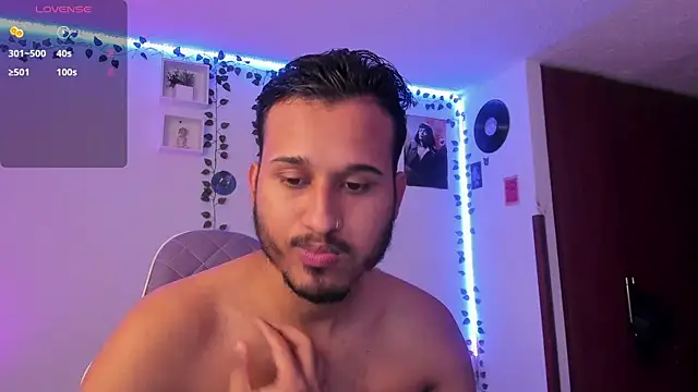 Snapshot of Raf_brunette chatting on 22, 1, 2025 Raf brunette online show from 22, 1, 2025