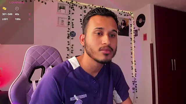 Snapshot of Raf_brunette chatting on 24, 1, 2025 Raf brunette online show from 24, 1, 2025