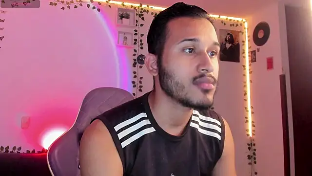 Snapshot of Raf_brunette chatting on 27, 1, 2025 Raf brunette online show from 27, 1, 2025