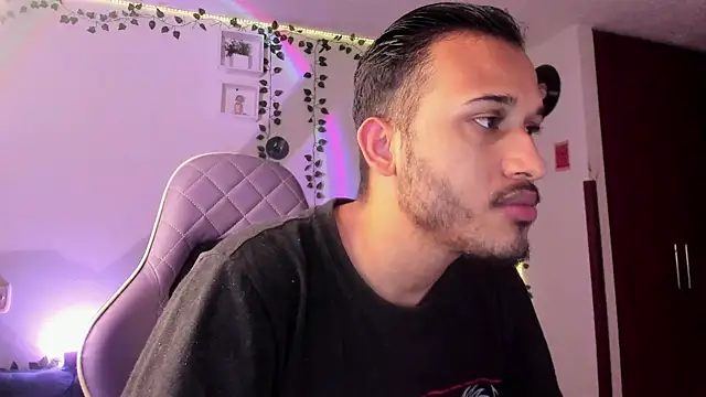 Snapshot of Raf_brunette chatting on 29, 1, 2025 Raf brunette online show from 29, 1, 2025