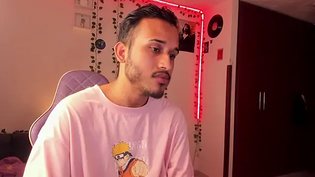 Snapshot of Raf_brunette chatting on 5, 2, 2025 Raf brunette online show from 5, 2, 2025