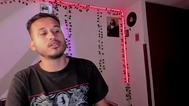 Snapshot of Raf_brunette chatting on 15, 2, 2025 Raf brunette online show from 15, 2, 2025