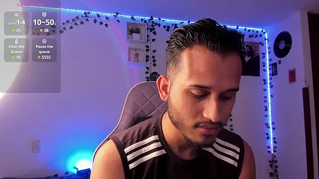 Snapshot of Raf_brunette chatting on 27, 2, 2025 Raf brunette online show from 27, 2, 2025