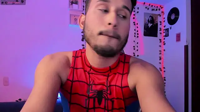 Snapshot of Raf_brunette chatting on 28, 2, 2025 Raf brunette online show from 28, 2, 2025