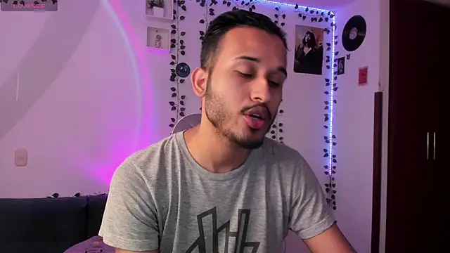 Snapshot of Raf_brunette chatting on 9, 3, 2025 Raf brunette online show from 9, 3, 2025