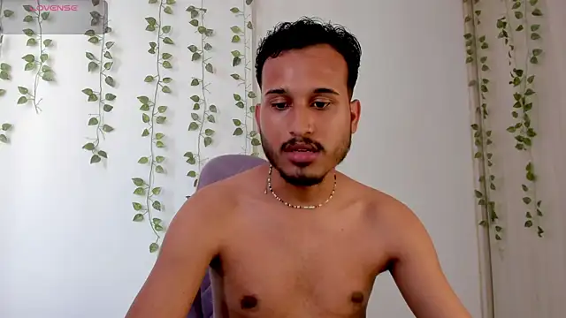 Snapshot of Raf_brunette chatting on 11, 9, 2025 Raf brunette online show from 11, 9, 2025