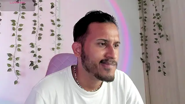 Snapshot of Raf_brunette chatting on 17, 9, 2025 Raf brunette online show from 17, 9, 2025