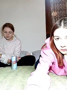 ella grays online show from 18, 10, 2025