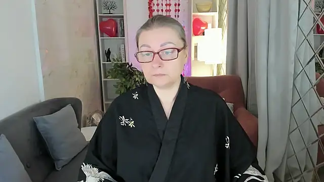 AlexandraKind online show from 5, 2, 2026