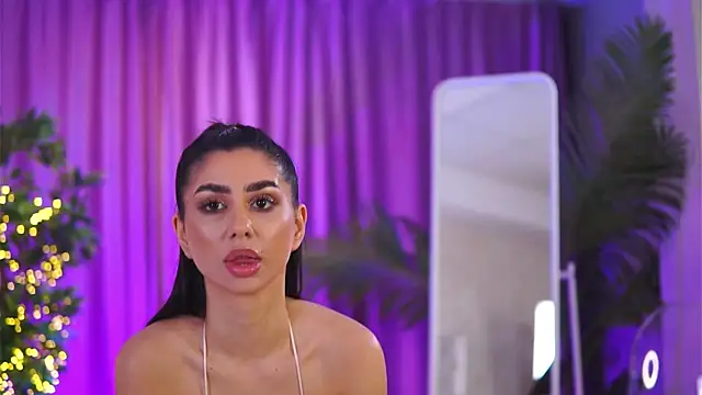 Snapshot of YemayaLuna chatting on 10, 12, 2024 YemayaLuna online show from 10, 12, 2024