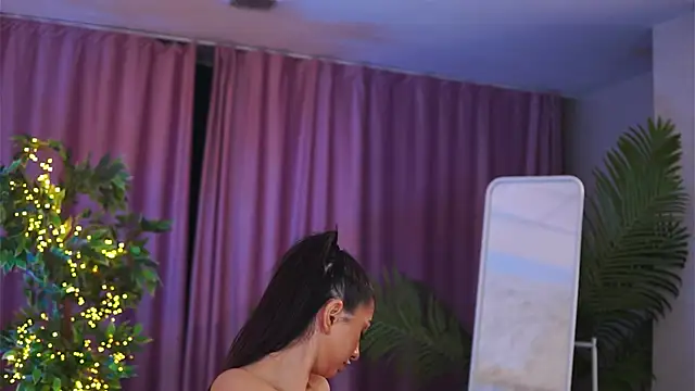 Snapshot of YemayaLuna chatting on 16, 12, 2024 YemayaLuna online show from 16, 12, 2024