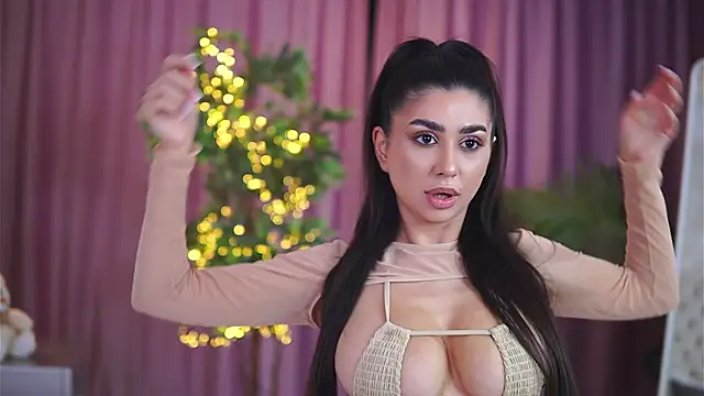 Snapshot of YemayaLuna chatting on 19, 12, 2024 YemayaLuna online show from 19, 12, 2024