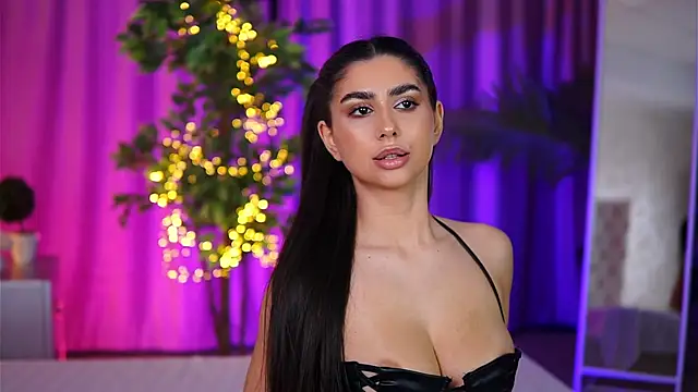 Snapshot of YemayaLuna chatting on 15, 1, 2025 YemayaLuna online show from 15, 1, 2025