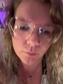 CurvyAnonymousGirl89 online show from 20, 2, 2026