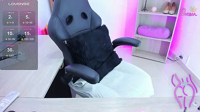 Evangeline johns online show from 4, 2, 2026