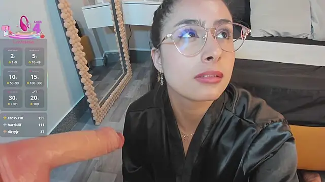 Snapshot of Julia_Martinez_ chatting on 15, 3, 2025 Julia Martinez  online show from 15, 3, 2025