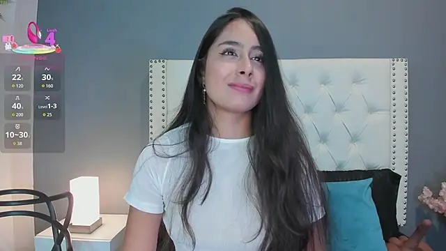Snapshot of Julia_Martinez_ chatting on 13, 9, 2025 Julia Martinez  online show from 13, 9, 2025