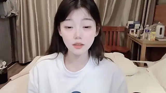 Snapshot of yangyang-1115 chatting on 17, 2, 2025 yangyang-1115 online show from 17, 2, 2025