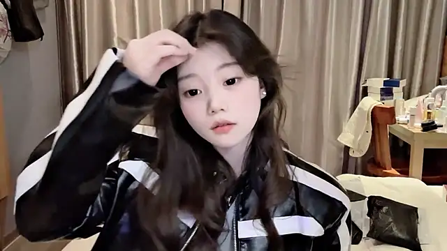 Snapshot of yangyang-1115 chatting on 28, 2, 2025 yangyang-1115 online show from 28, 2, 2025