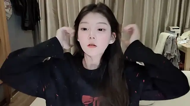 Snapshot of yangyang-1115 chatting on 8, 3, 2025 yangyang-1115 online show from 8, 3, 2025