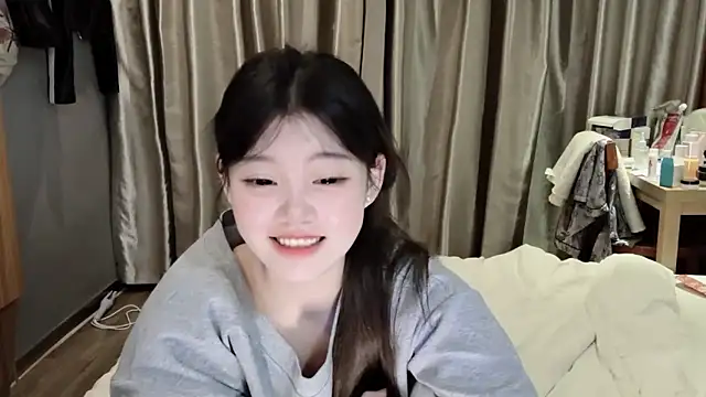 Snapshot of yangyang-1115 chatting on 10, 3, 2025 yangyang-1115 online show from 10, 3, 2025