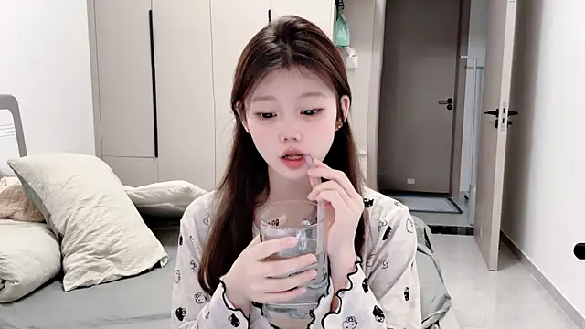 Snapshot of yangyang-1115 chatting on 27, 9, 2025 yangyang-1115 online show from 27, 9, 2025