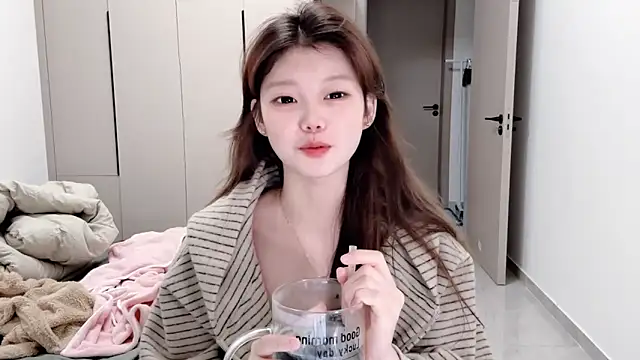 Snapshot of yangyang-1115 chatting on 10, 10, 2025 yangyang-1115 online show from 10, 10, 2025