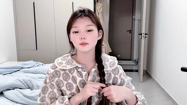 Snapshot of yangyang-1115 chatting on 27, 10, 2025 yangyang-1115 online show from 27, 10, 2025