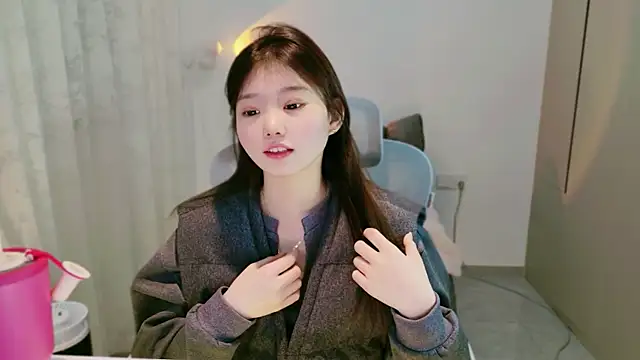 Snapshot of yangyang-1115 chatting on 2, 12, 2025 yangyang-1115 online show from 2, 12, 2025