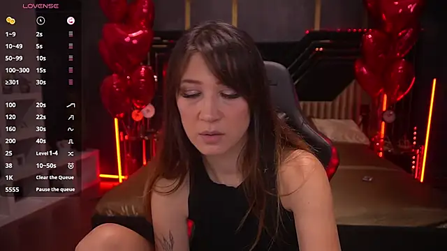 DreamyLinaa online show from 13, 2, 2025