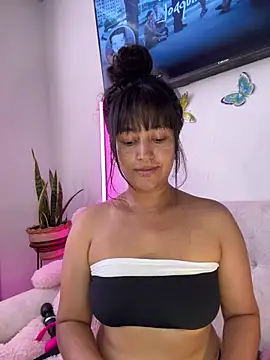 Snapshot of Lady_Rey chatting on 8, 7, 2026 Lady Rey online show from 8, 7, 2026
