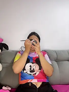 Snapshot of Leyna_Kenet chatting on 3, 1, 2025 Leyna Kenet online show from 3, 1, 2025