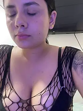 Snapshot of Leyna_Kenet chatting on 20, 4, 2026 Leyna Kenet online show from 20, 4, 2026