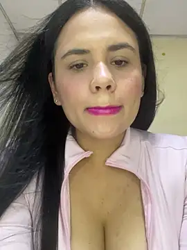 Snapshot of Leyna_Kenet chatting on 17, 5, 2026 Leyna Kenet online show from 17, 5, 2026