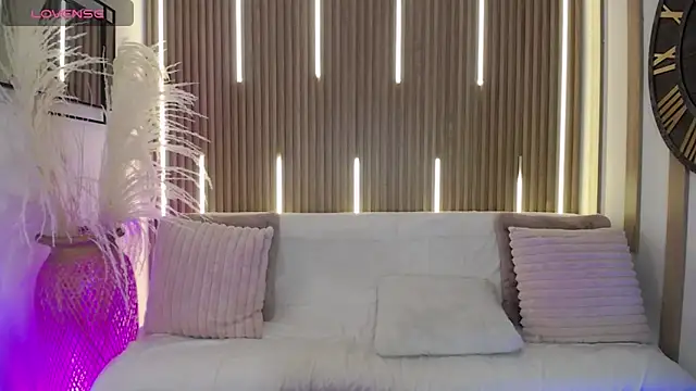 Aniie Doll online show from 21, 11, 2025