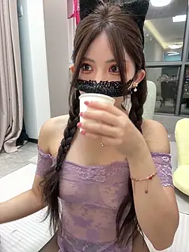 Selenaaaaa- online show from 4, 3, 2025