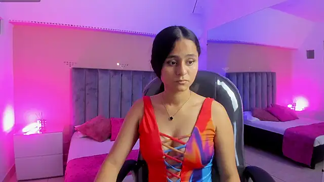 Giselle Roldan online show from 7, 5, 2026