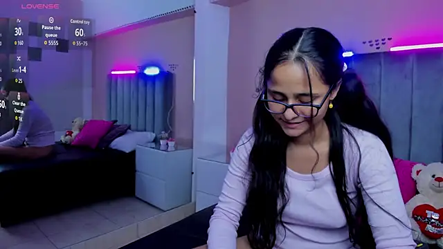 Giselle Roldan online show from 8, 8, 2026