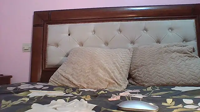 Snapshot of Frozenx chatting on 28, 2, 2026 Frozenx online show from 28, 2, 2026