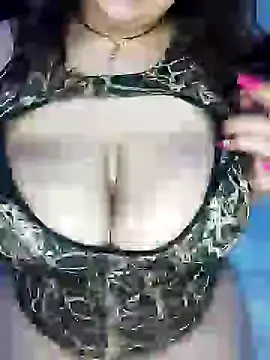 Snapshot of Farawla_elgmda chatting on 4, 1, 2025 Farawla elgmda online show from 4, 1, 2025