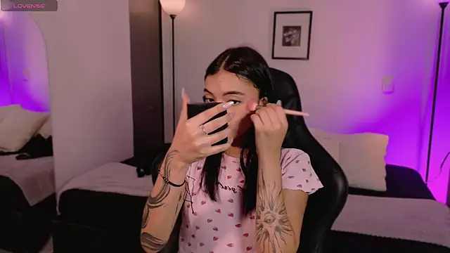 AnabelWolf online show from 25, 7, 2026
