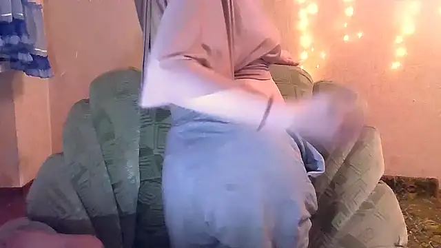 Snapshot of MelxMellie chatting on 2, 2, 2025 MelxMellie online show from 2, 2, 2025