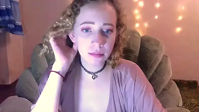 Snapshot of MelxMellie chatting on 3, 2, 2025 MelxMellie online show from 3, 2, 2025