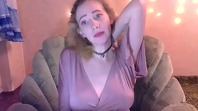 Snapshot of MelxMellie chatting on 5, 2, 2025 MelxMellie online show from 5, 2, 2025