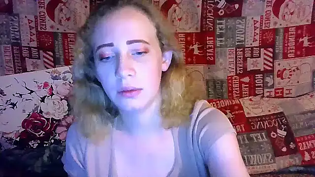 Snapshot of MelxMellie chatting on 12, 3, 2025 MelxMellie online show from 12, 3, 2025