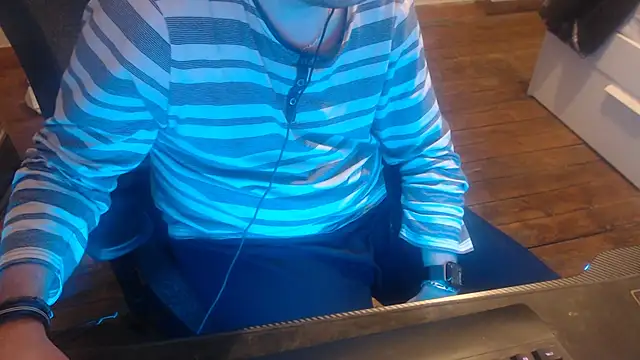 Snapshot of mancreeed chatting on 15, 1, 2026 mancreeed online show from 15, 1, 2026