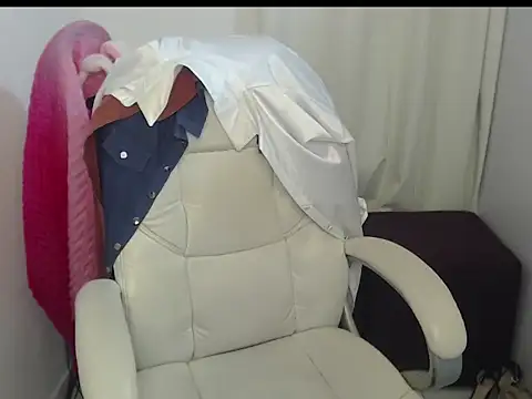 Xileny-Halliwey online show from 25, 1, 2025