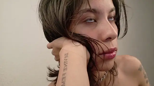 lia  Suummer online show from 6, 7, 2026